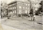 Students in front of Lee Hall